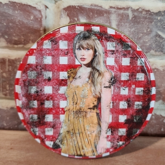 Taylor Swift Evermore Tolerate It Inspired Keepsake Tin - Picture 4 of 7